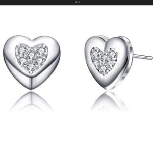 New Cute Heart Shaped Stud Earrings Center Cubic Zirconia Pave Silver Plating